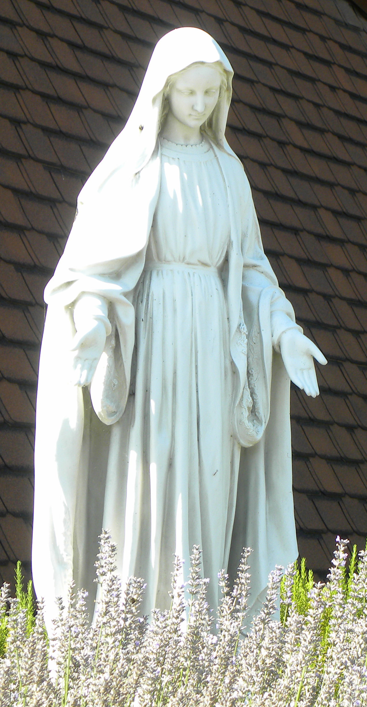 2013 Mary Statue.jpg
